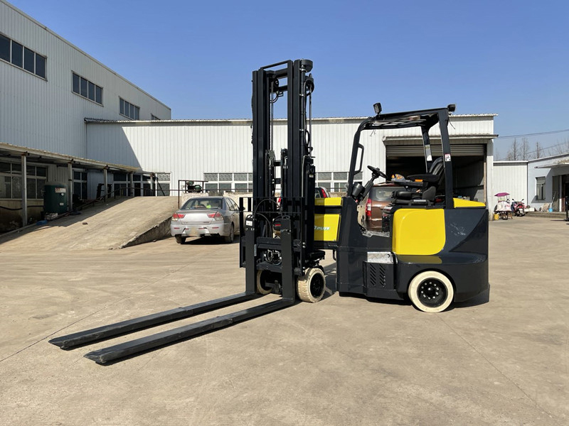 articulated forklift with German fok extension